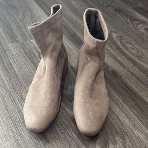 Elegant Tan Women's Ankle Boots
